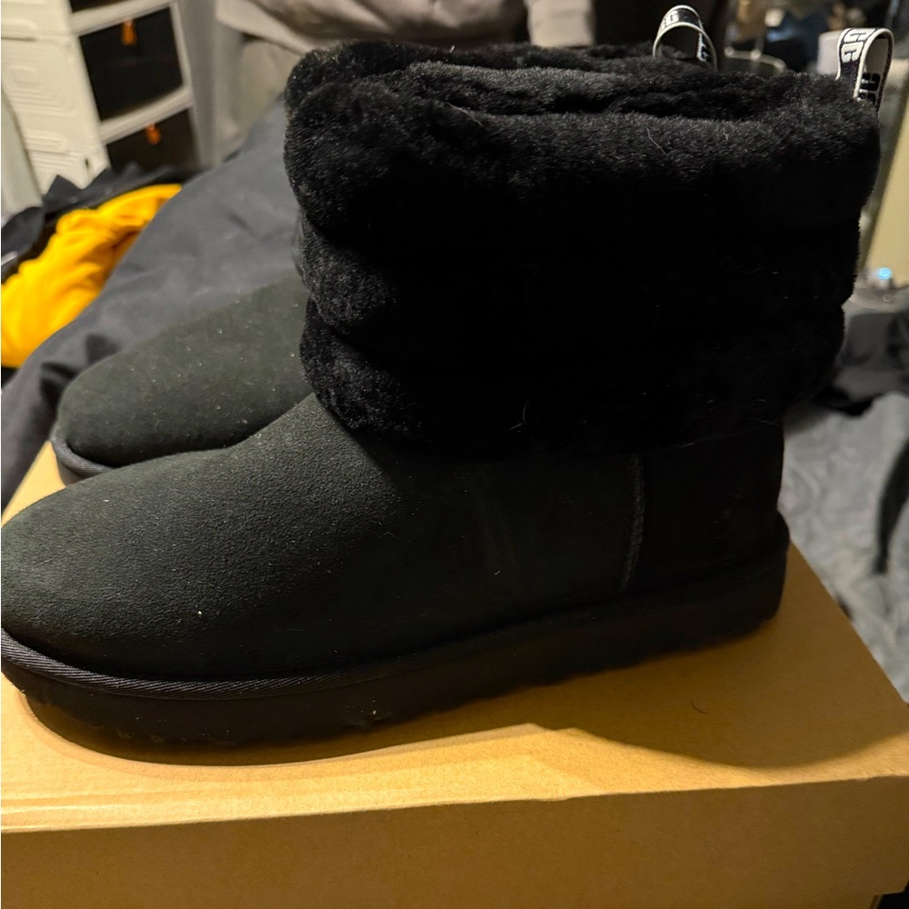Ugg Fluff Mini Quilted boot Size 10